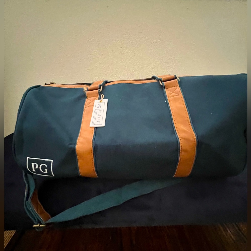 Pillow Guy Weekender Duffle Bag - NWT, Navy Blue with Brown Accents